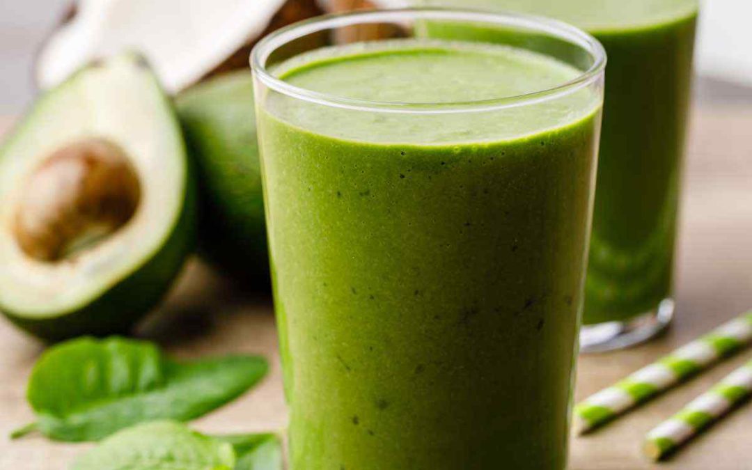 Low Carb Smoothie with Spinach and Avocado