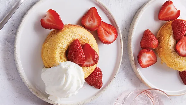 Keto Strawberry Shortcake