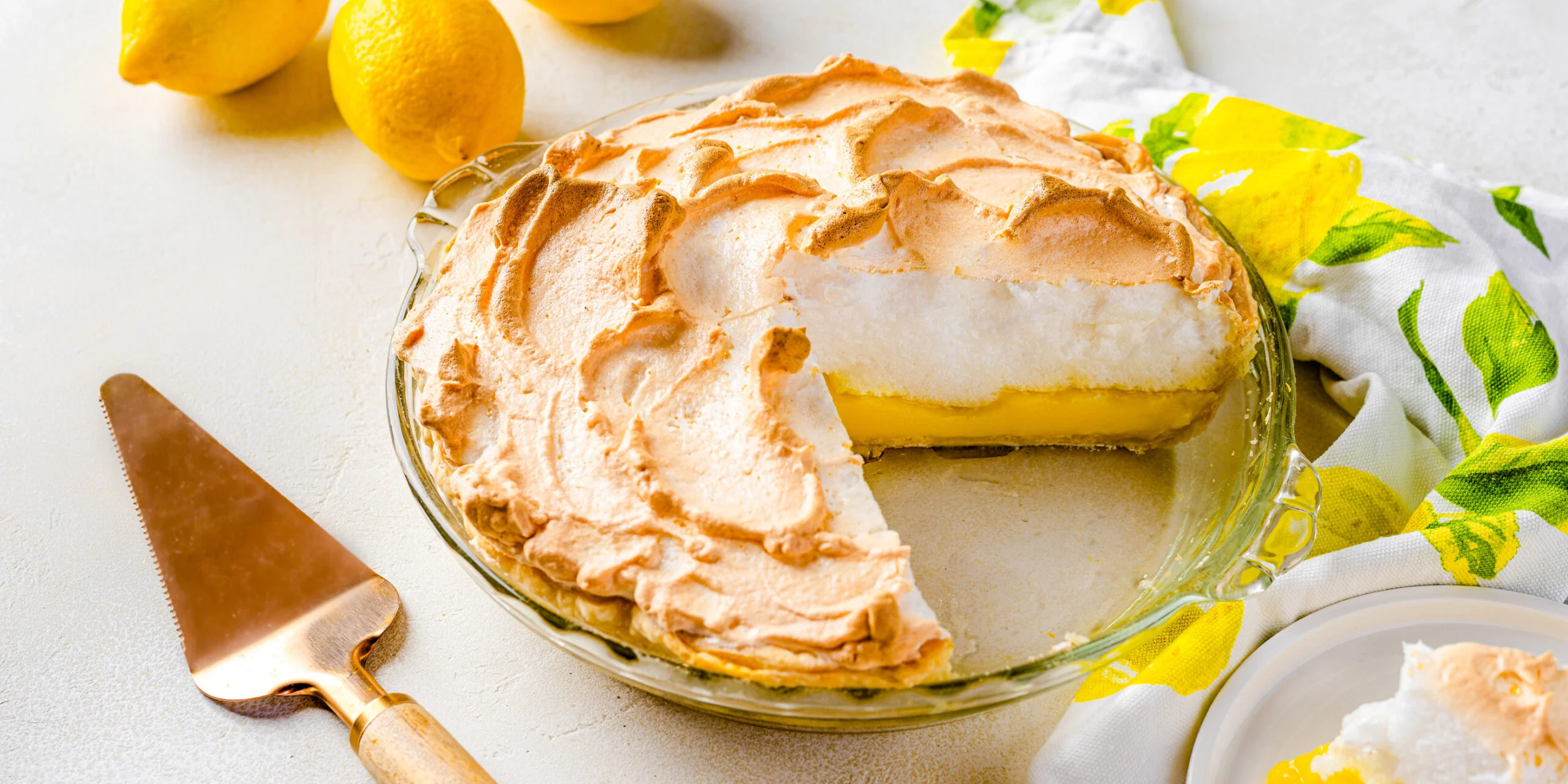Keto Lemon Meringue Pie -