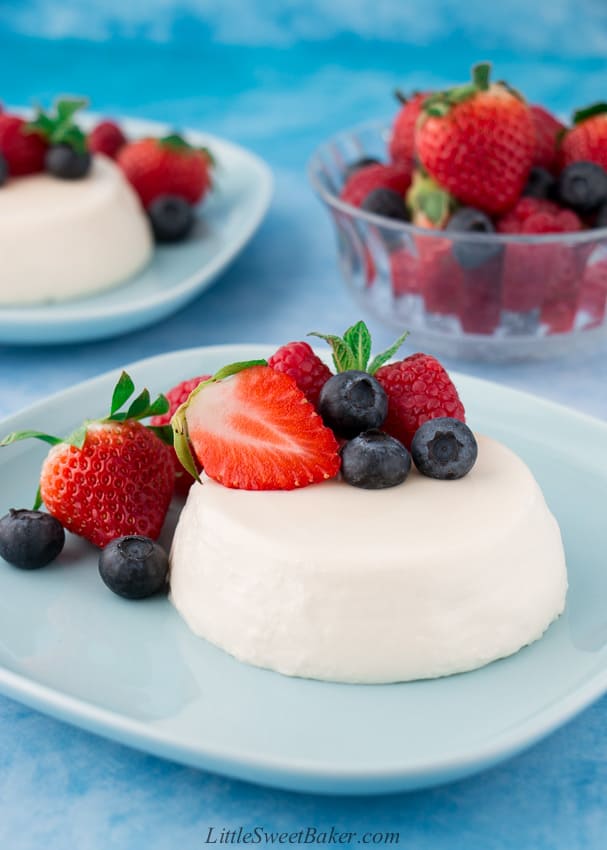 Keto Vanilla Panna Cotta